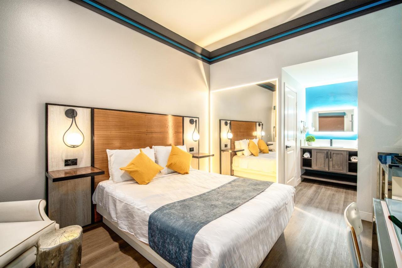 Aspire Inn Studios & Spas Bellflower Exterior photo